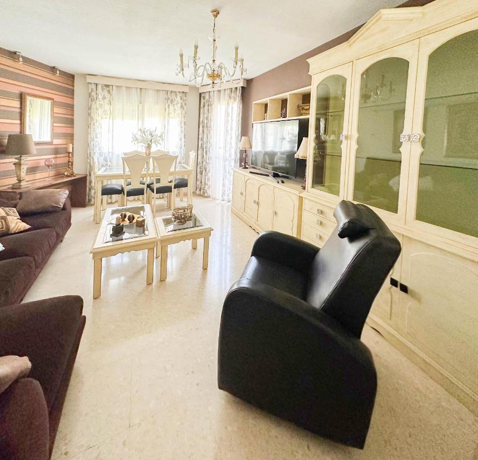 Apartament Catalina - Close To The Beach Естепона Екстериор снимка